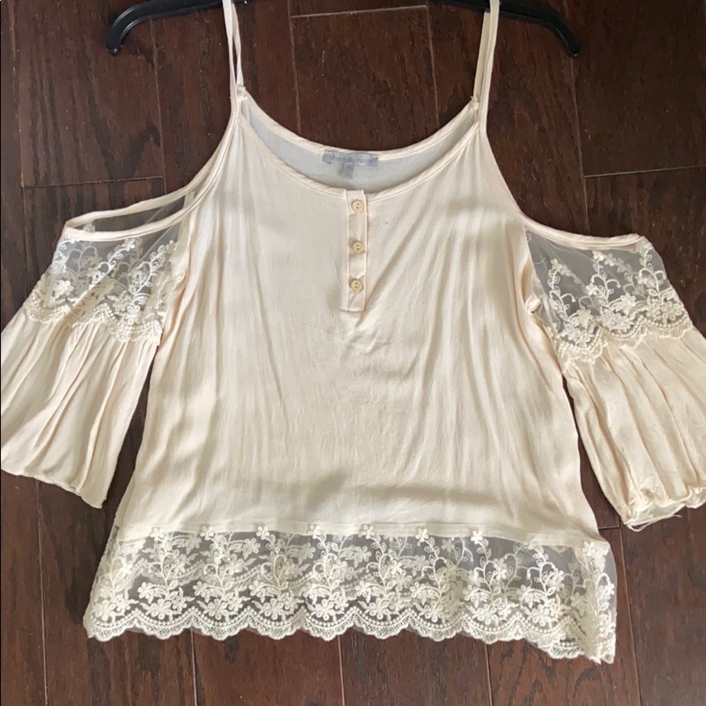 Flowy cropped shoulder top